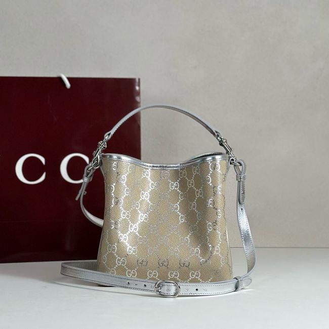 Gucci GG Emblem medium bucket bag 815103 silver