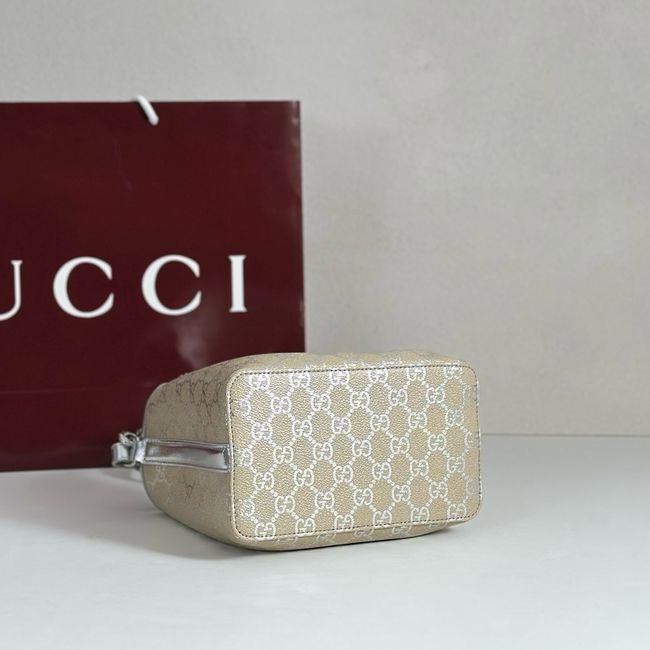 Gucci GG Emblem medium bucket bag 815103 silver