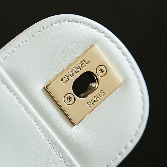 CHANEL Small Flapbag Braided Straw AS6017 white