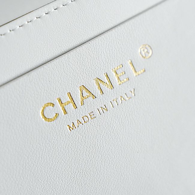 CHANEL Small Flapbag Braided Straw AS6017 white