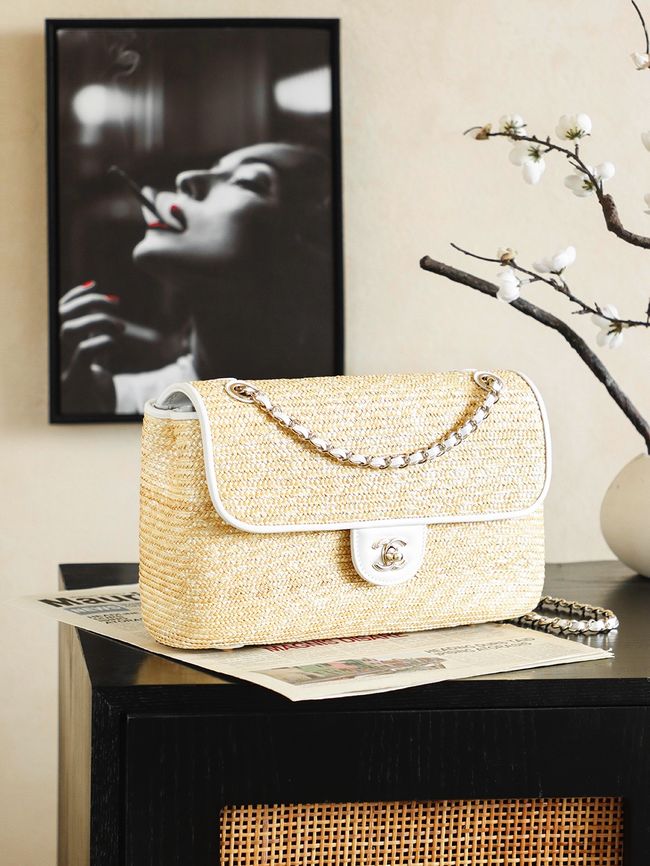 CHANEL medium Flapbag Braided Straw 66992 white