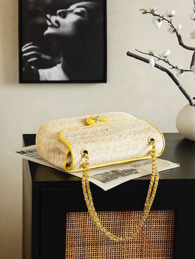 CHANEL medium Flapbag Braided Straw 66992 yellow