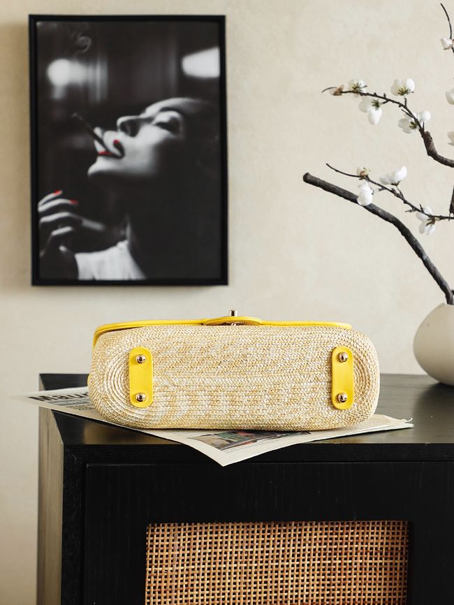 CHANEL medium Flapbag Braided Straw 66992 yellow