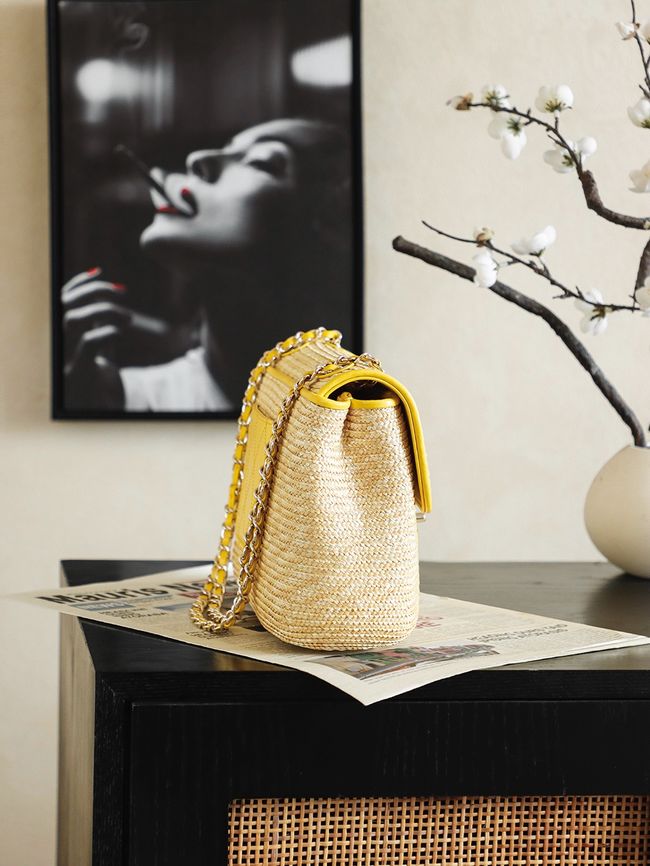 CHANEL medium Flapbag Braided Straw 66992 yellow
