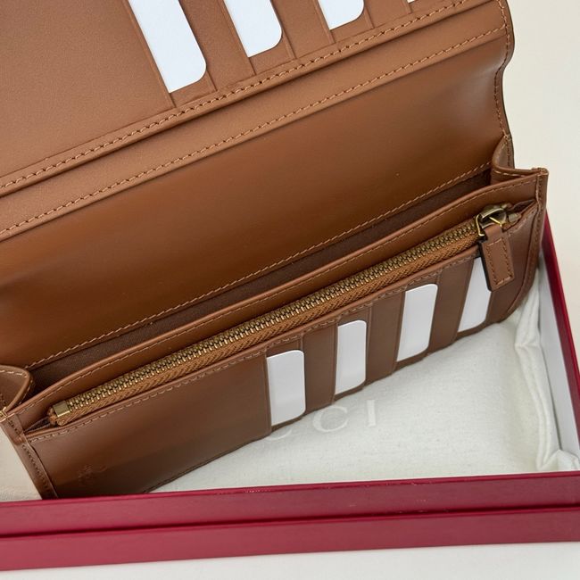 Gucci GG Emblem wallet 818955-8