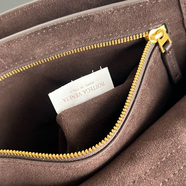 Bottega Veneta Medium Andiamo 09555 Fondant