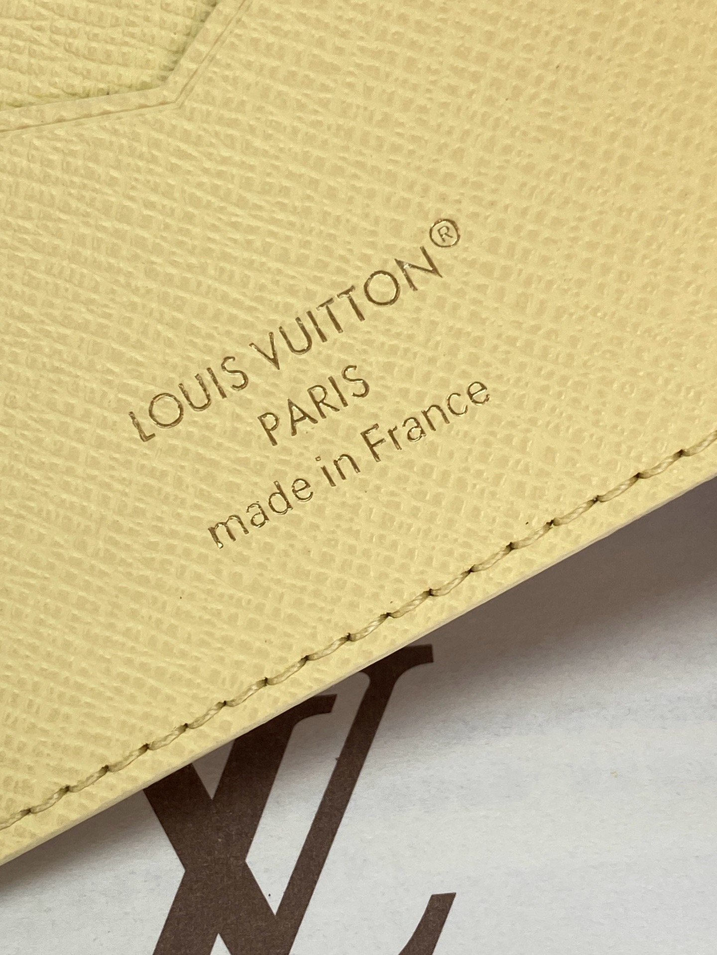 Louis Vuitton Passport Cover M29034 Banana