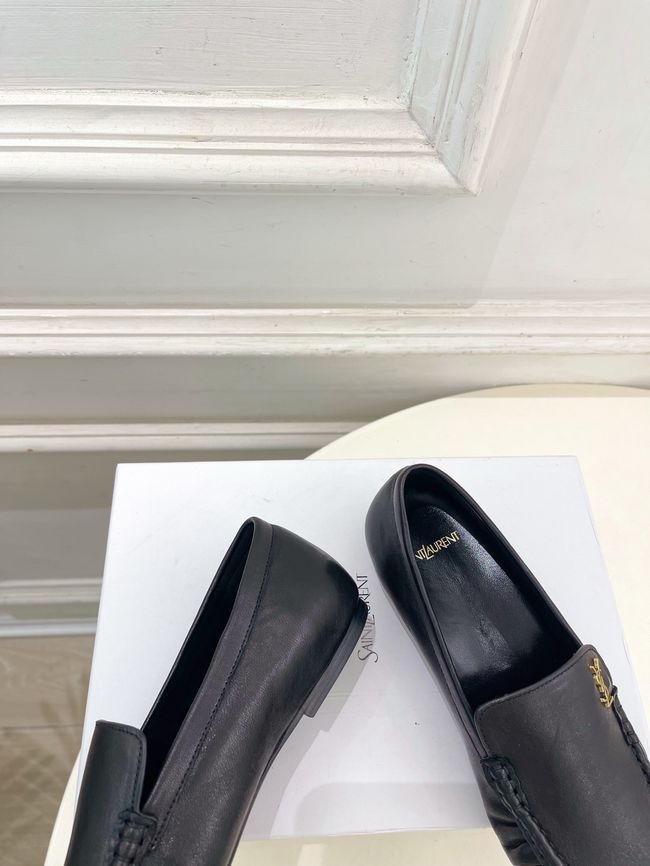 Yves saint Laurent LE LOAFER supple in shiny leather 818908-1