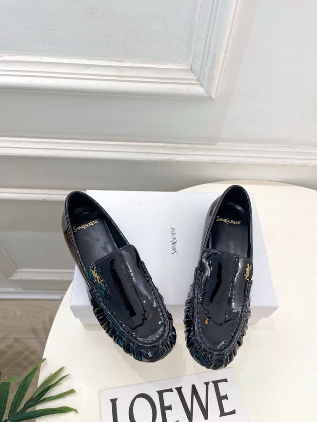 Yves saint Laurent LE LOAFER supple in shiny leather 818908-3
