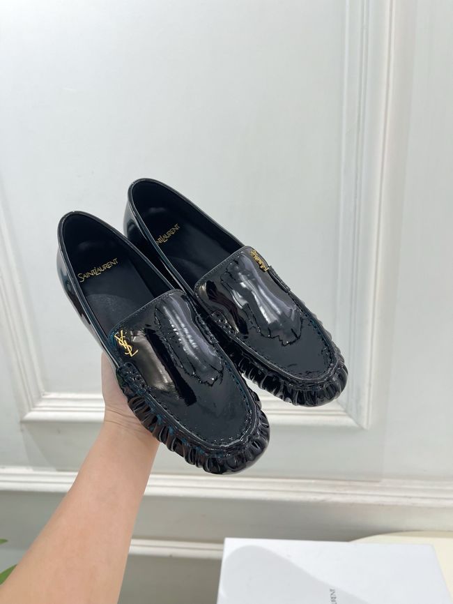 Yves saint Laurent LE LOAFER supple in shiny leather 818908-3