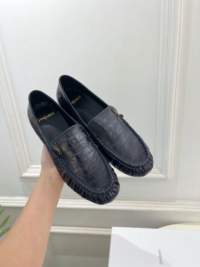 Yves saint Laurent LE LOAFER supple in shiny leather 818908-8