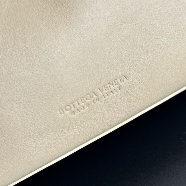 Bottega Veneta Small Andiamo 11590 Brass finish