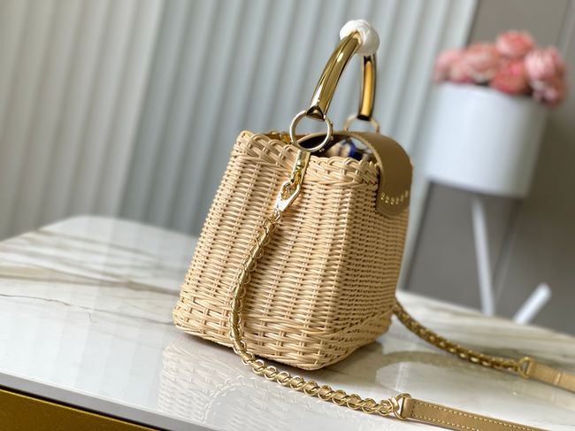 Louis Vuitton Capucines M28545 Gold