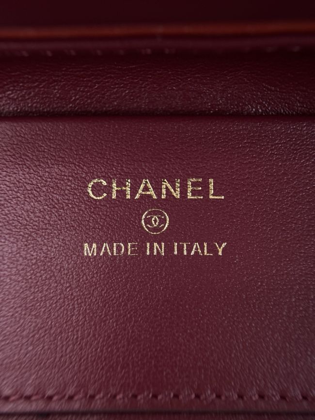 Chanel Clutch with chain Crocodile Embossed AP5294 Burgundy