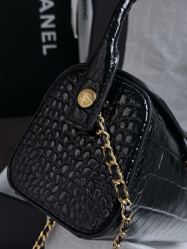 Chanel Clutch with chain Crocodile Embossed AP5294 black