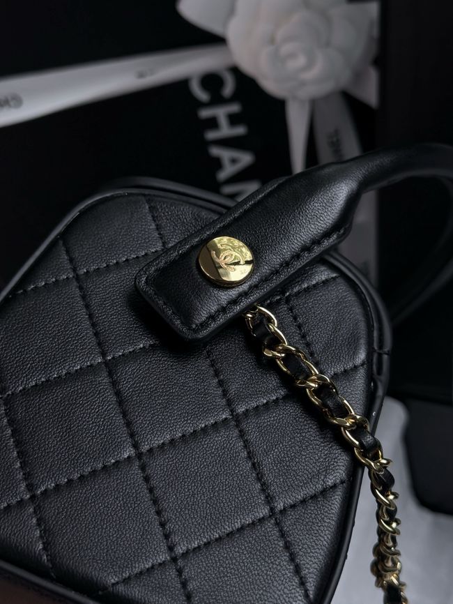 Chanel Clutch with chain  AP5294 black