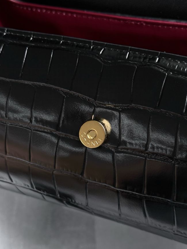 Chanel Clutch with chain Crocodile Embossed AP5294 black