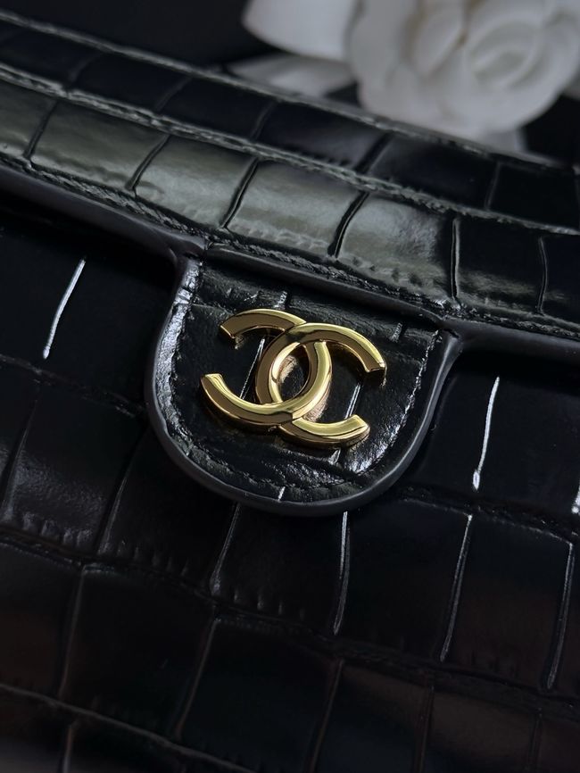 Chanel Clutch with chain Crocodile Embossed AP5294 black