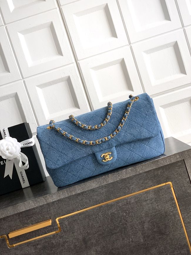 CHANEL Maxi Flapbag AS6281 denim blue