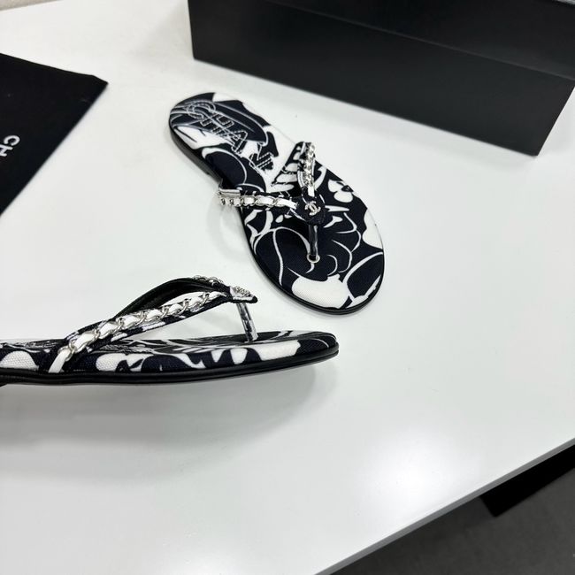Chanel Thongs 64143-3