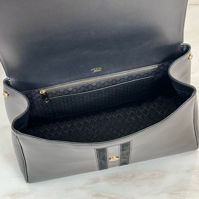 Gucci Paparazzo large top handle bag 875019-1 black leather