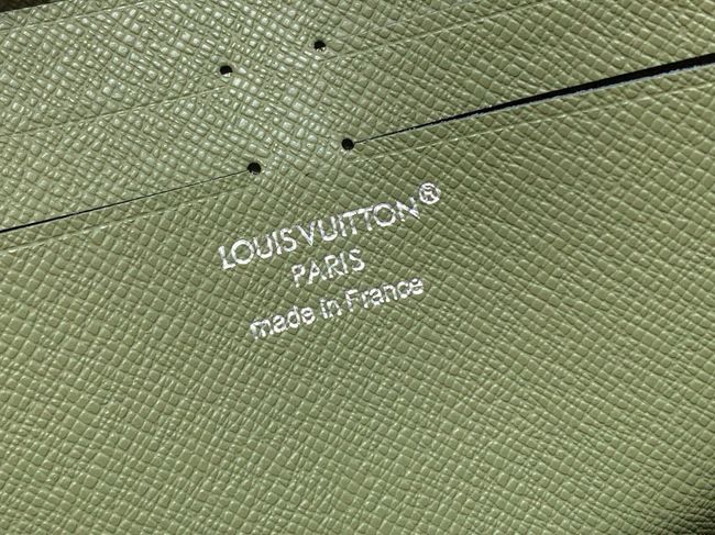 Louis Vuitton Pochette Voyage M28841 Khaki Green
