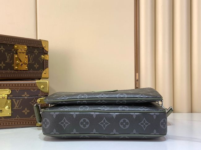 Louis Vuitton Trio Messenger M28628