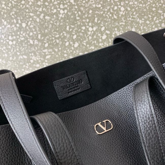 VALENTINO NELLCOTE Medium Calfskin Handbag WB0R79 BLACK