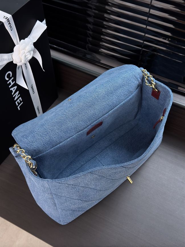 CHANEL Maxi Flapbag AS6233 denim blue
