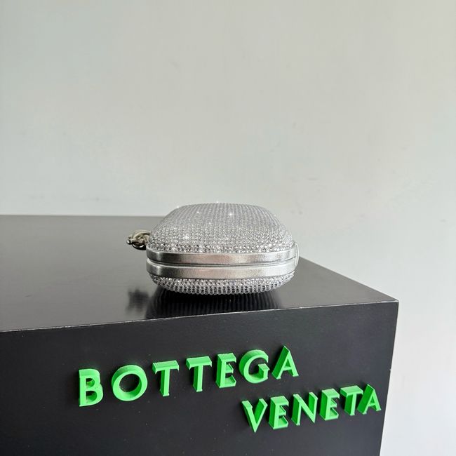 Bottega Veneta Soft Knot Clutch Crystal 06149 Silver