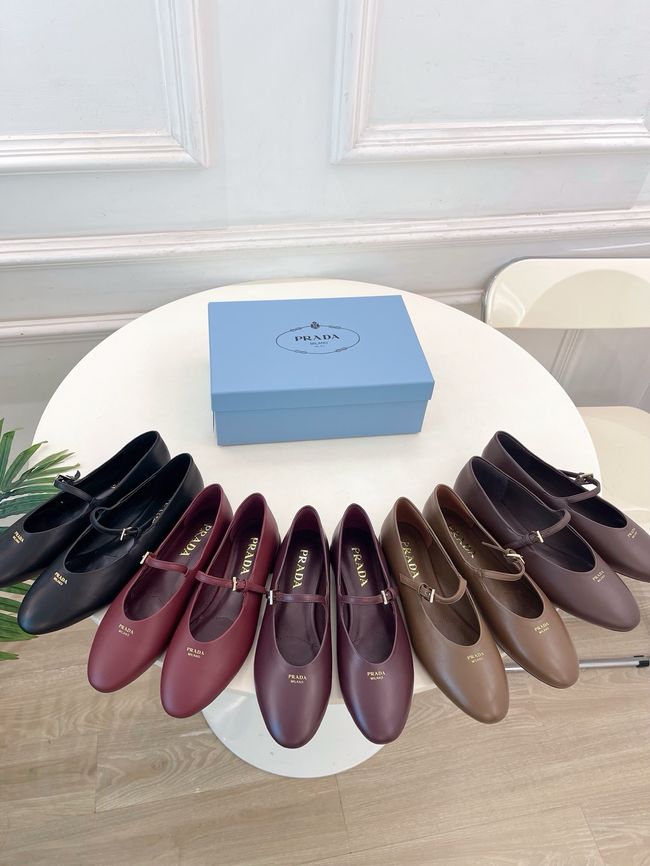 Prada Leather ballerinas 64205-3
