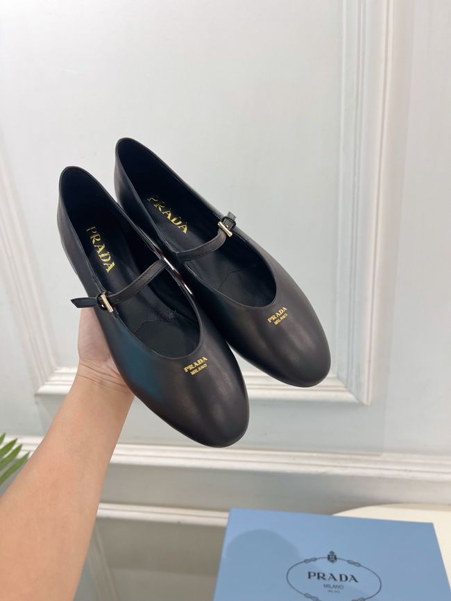 Prada Leather ballerinas 64205-5