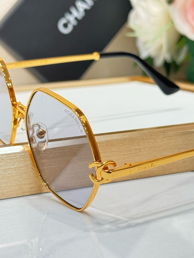 Chanel Sunglasses 821644-1