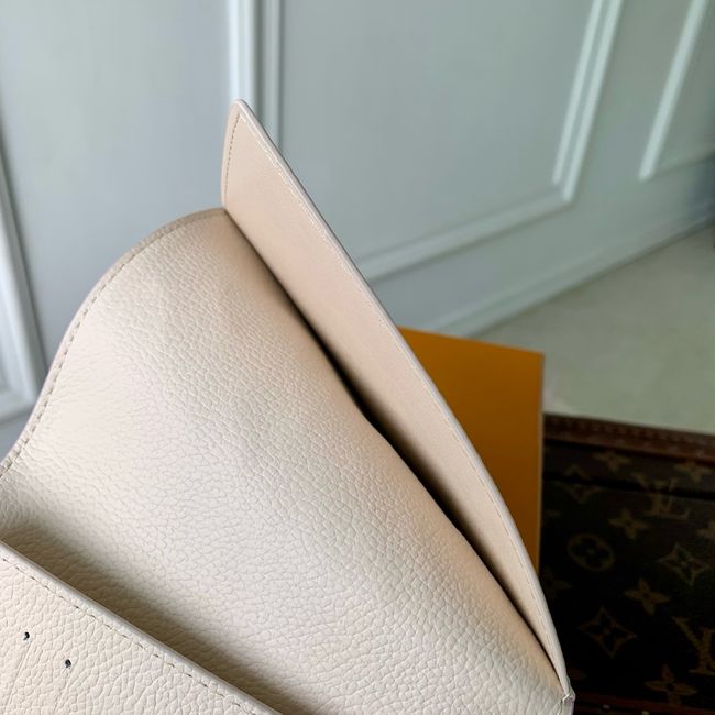 Louis Vuitton Passport Cover M29811 Link Quartz