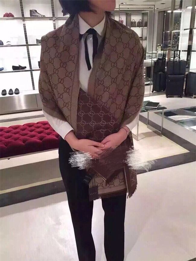 Gucci cashmere scarf 06390-4