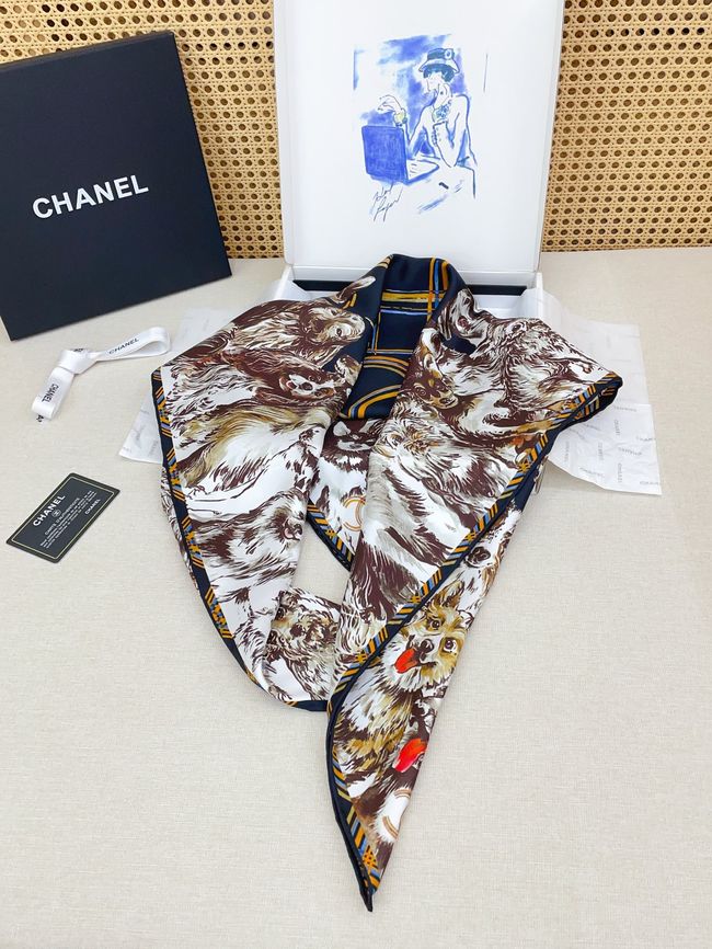 Chanel silk scarf B25981-1