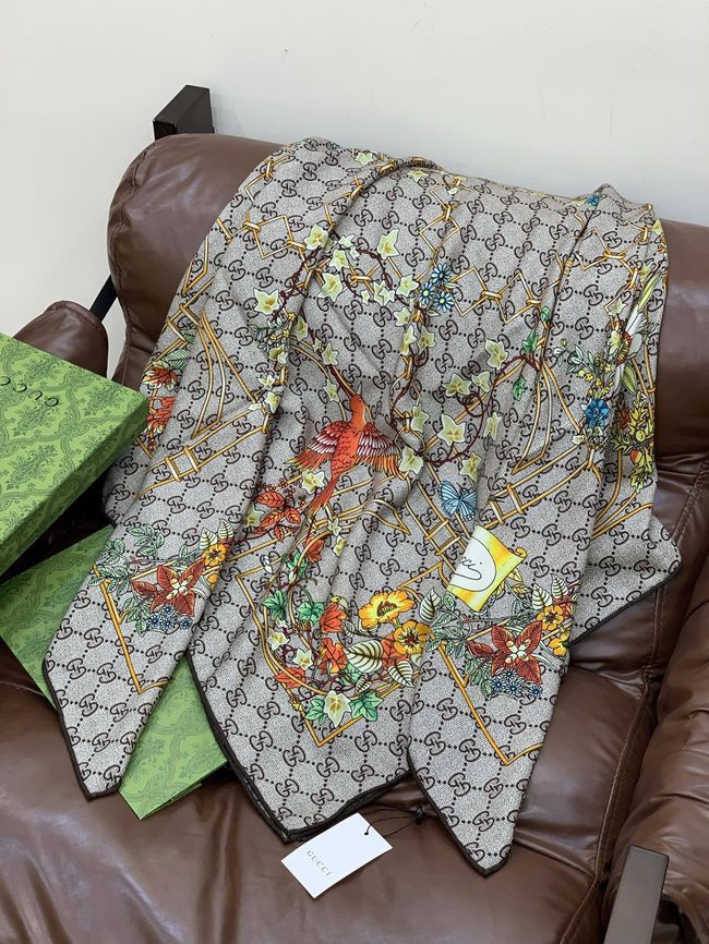 Gucci Printed GG wool silk shawl 873729-1