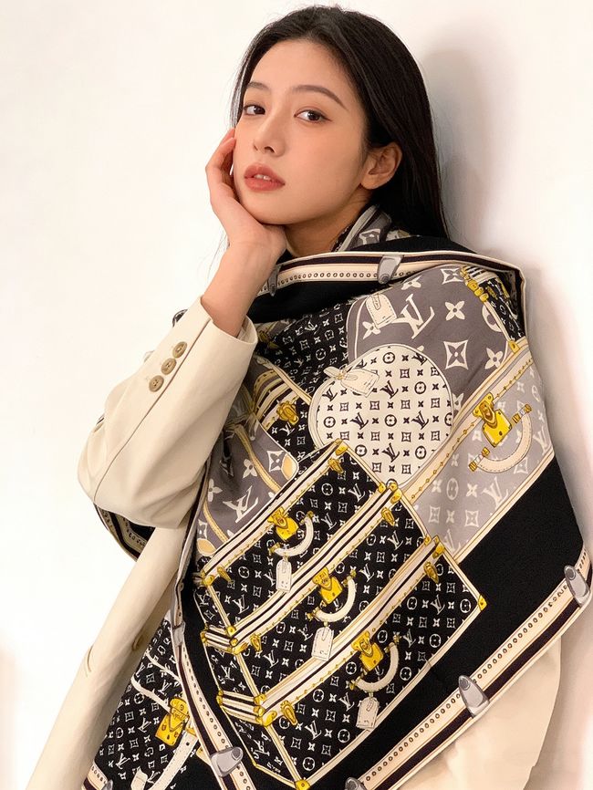 Louis Vuitton Monogram Shine Shawl M98771-2